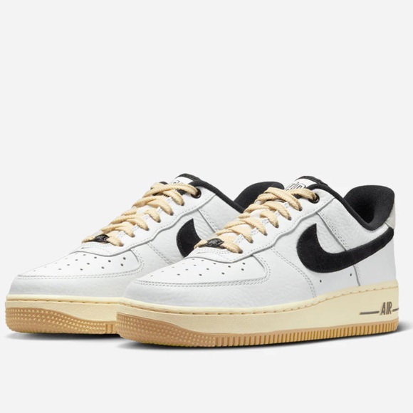 Nike Air Force 1 ‘07 LX Summit White/Black-Muslin Size 10 Women’s Size 8.5 Men’s - Picture 1 of 4